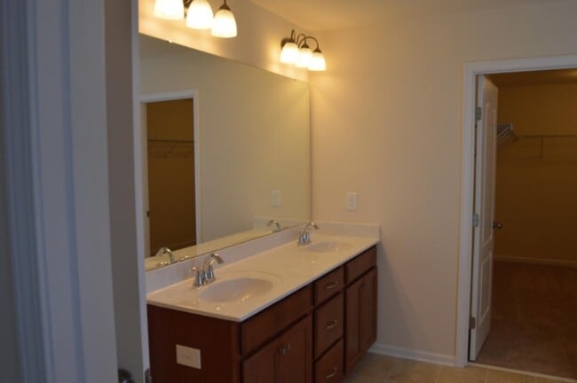 Building Photo - 10323 Rutledge Ridge Dr NW
