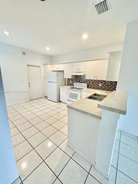 Building Photo - 3624 San Simeon Cir