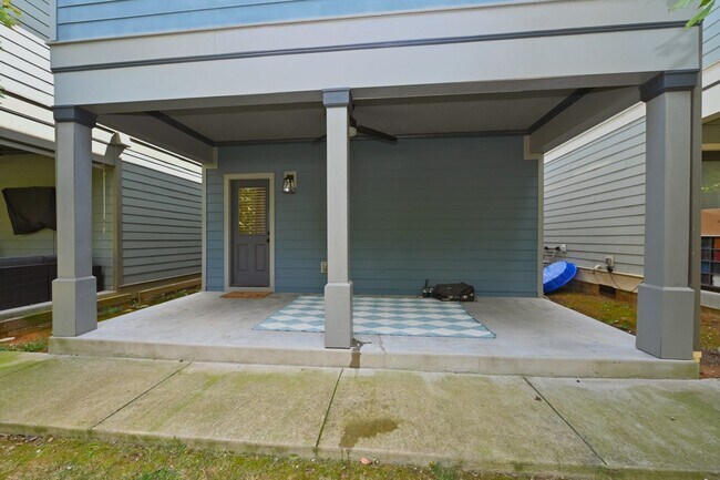 Building Photo - **NEWER HOME IN THE HEART OF EAST NASHVILL...