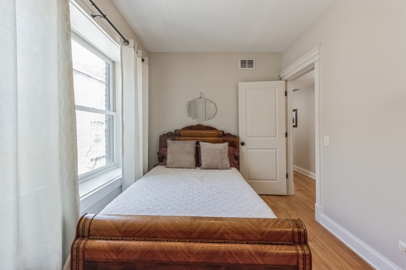 Building Photo - 2033 W Jarvis Ave