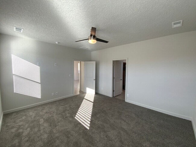 Building Photo - 3 Bedroom Single Story New Build in Lomas Encantadas in Rio Rancho!