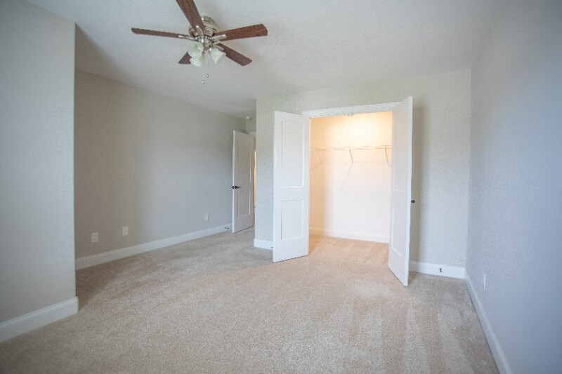 Building Photo - 3436 Pershing Dr