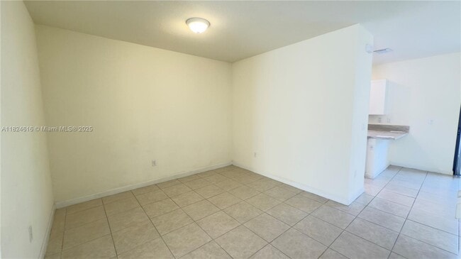 Building Photo - 10006 W 32nd Ln