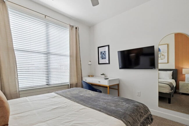 Building Photo - 5445 Town and Country Blvd