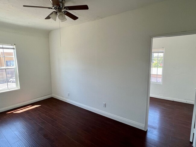 Interior Photo - 405 Soto.