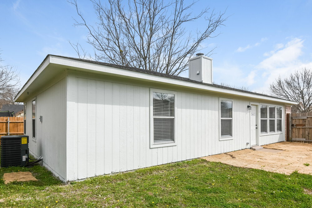 Building Photo - 1504 Woodhall Way