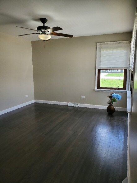 Building Photo - 1329 Campbell Ave