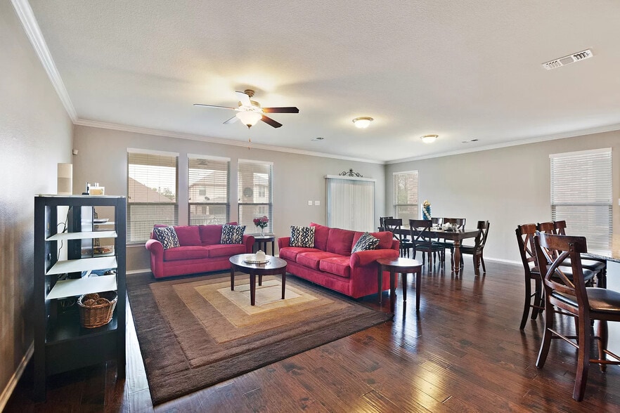 Building Photo - Room in House on Calla Lily Boulevard