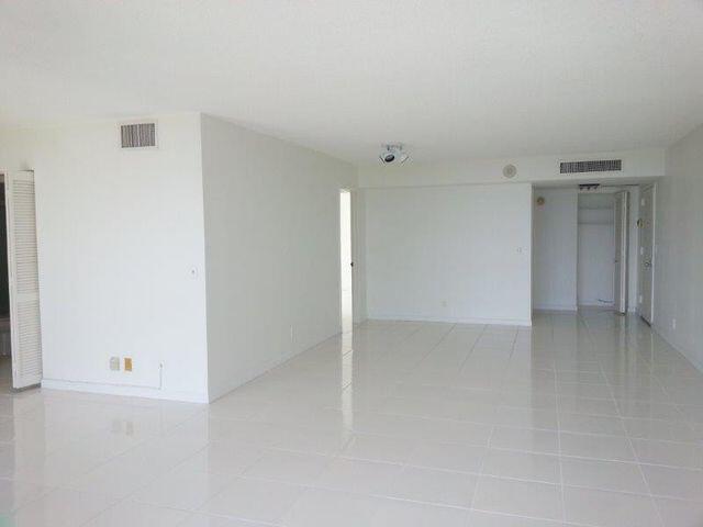Building Photo - 2425 Presidential Way