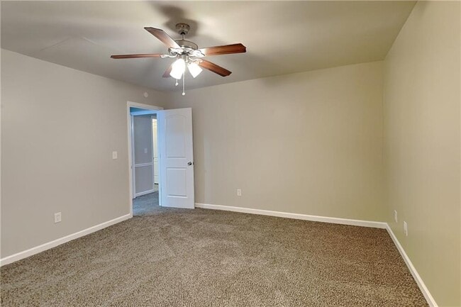 Building Photo - 1828 Danbury Ct