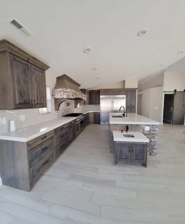 Building Photo - Spacious CUSTOM 4-Bedroom Home with 3 Bathrooms and an office in Hildale, UT - A Must-See Rental ...