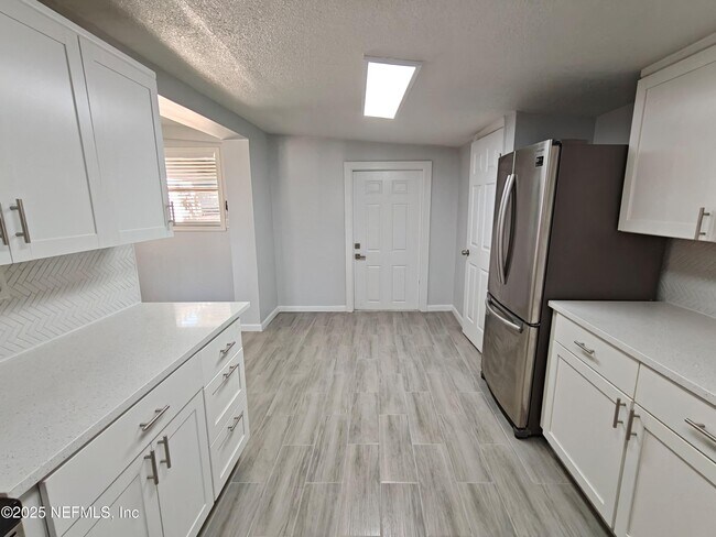 Building Photo - 2921 Mansion Rd