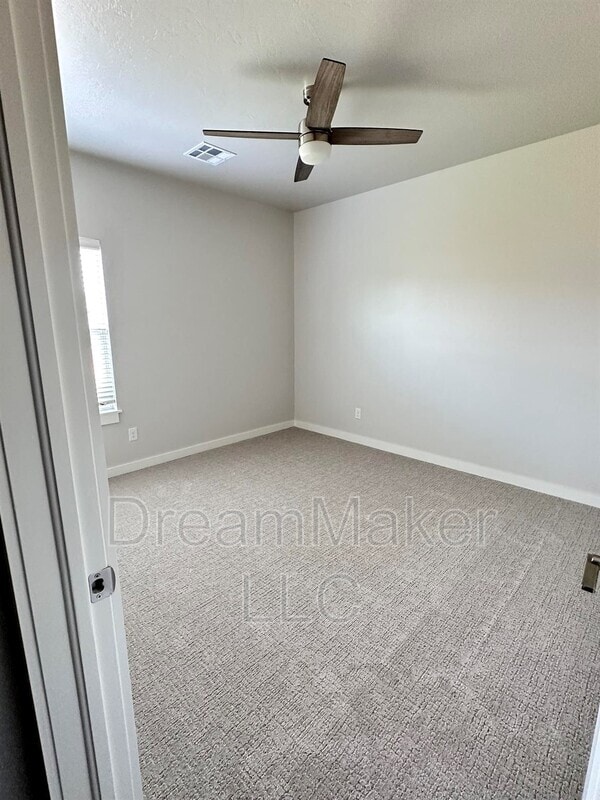Building Photo - 1002 Riva Pkwy