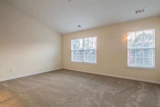 Building Photo - 303 Huck Ct