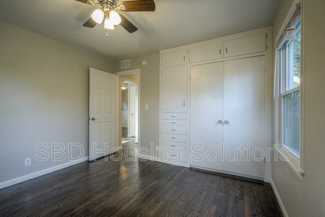 Building Photo - 5405 Woodson Rd