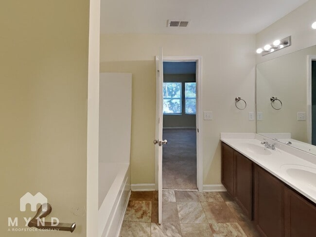 Building Photo - 168 Alton Cir