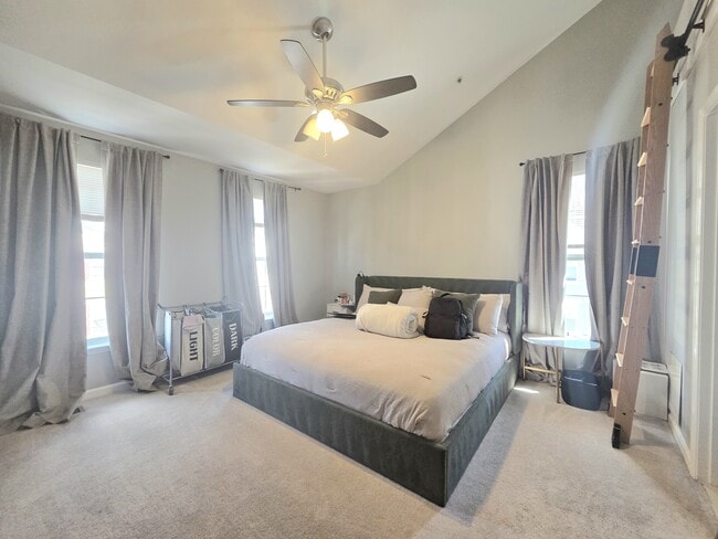 Building Photo - 1604 Post Oak Dr