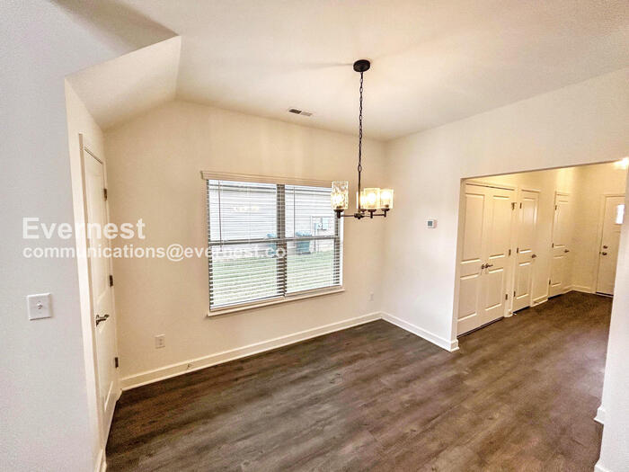 Building Photo - 787 Coopers Way