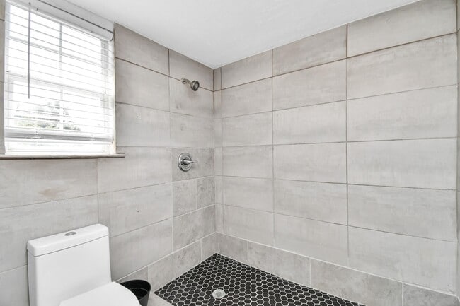 Building Photo - 5114 Grantwood St