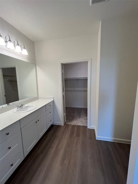 Building Photo - 5903 Grantgrala Dr