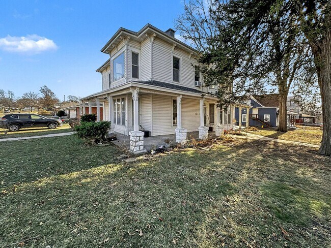 Building Photo - 6801 Lexington Ave