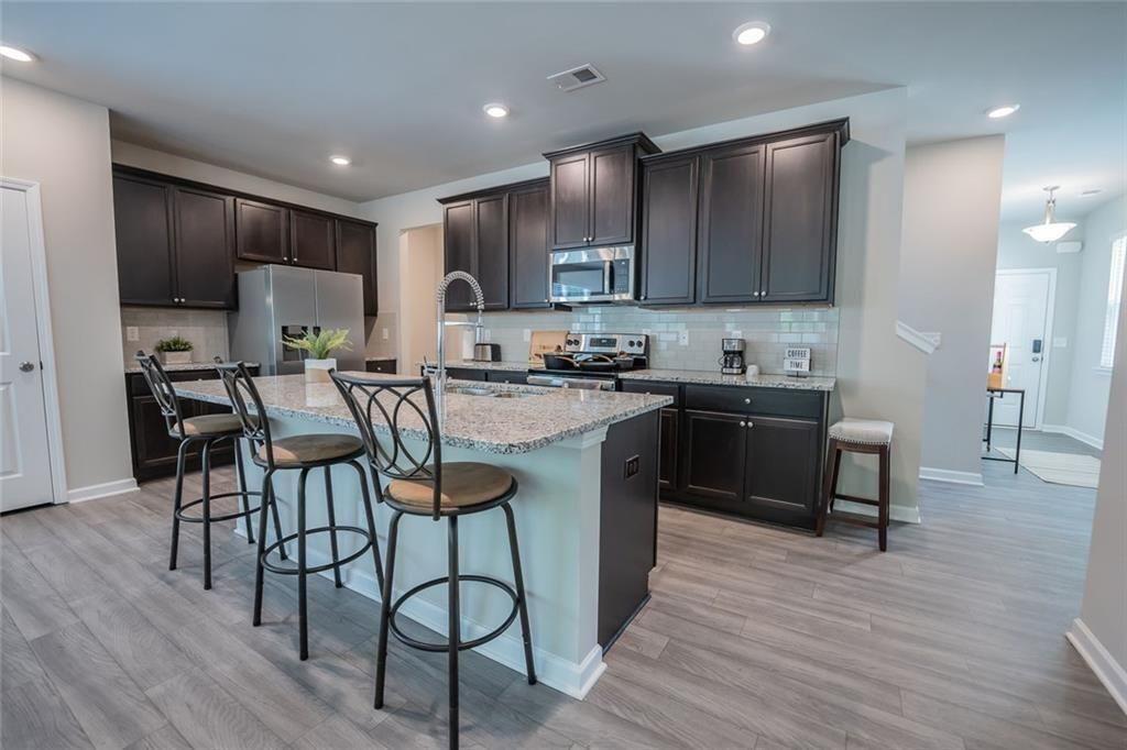 Building Photo - 454 Burgundy Terrace SE