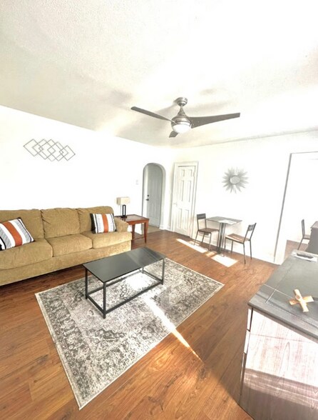 Primary Photo - 1316 Franklin St