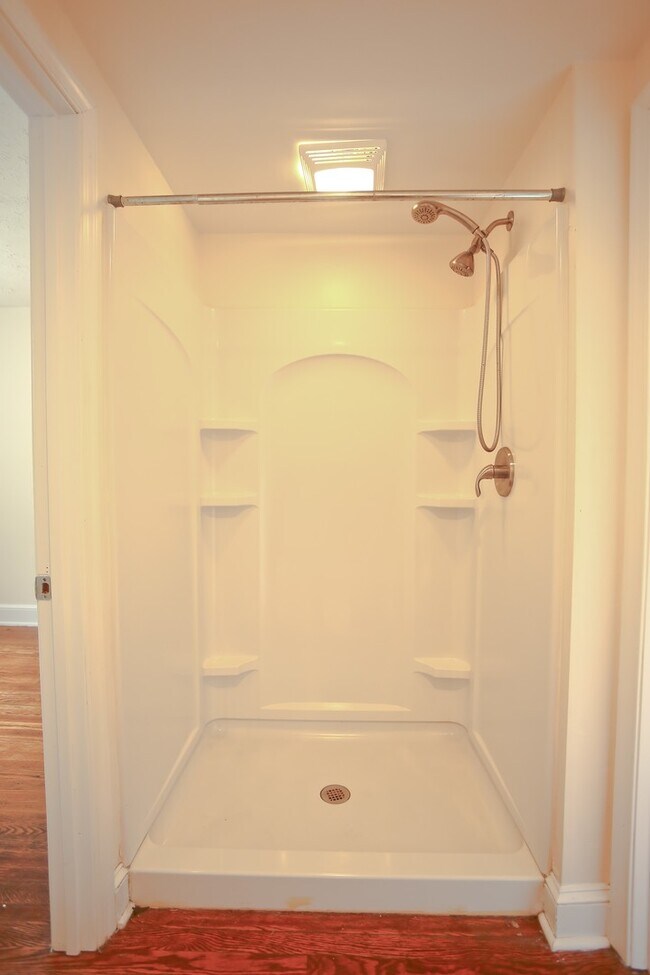 Building Photo - 8br Single Family Home on 14th St NW  (MIN...