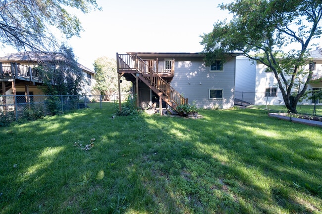 Building Photo - 2017 Vienna Ln