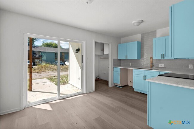 Building Photo - 2213 B Valley Forge Ave