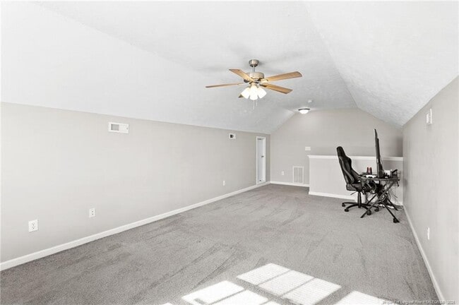 Building Photo - 106 Hawthorn Dr