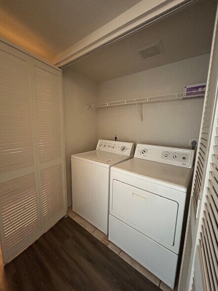 Building Photo - 2986 N Oregon St