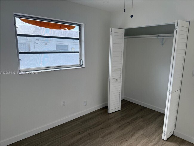 Building Photo - 767 SW 9th St