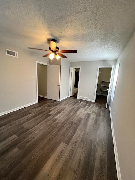 Building Photo - 6342 Midsummer Way