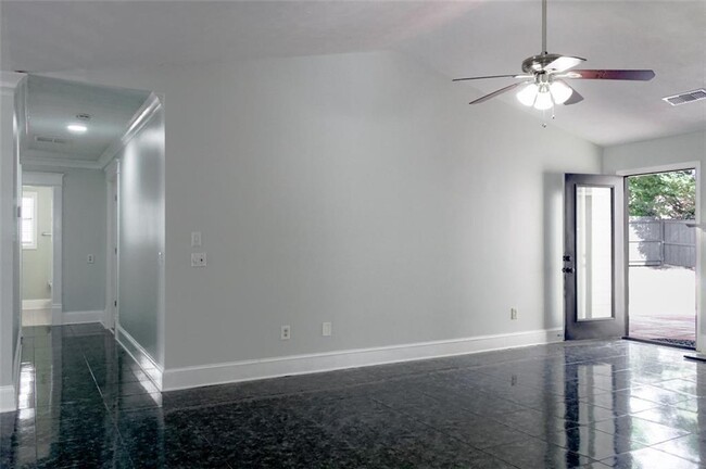 Building Photo - 2074 Flint Hill Dr