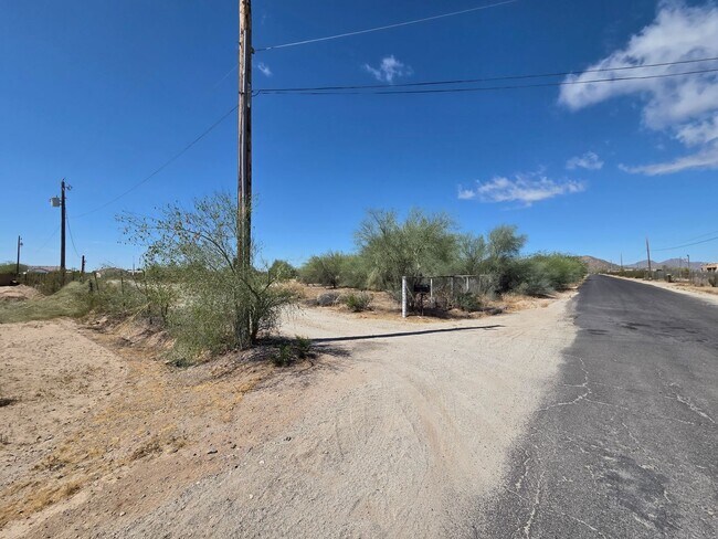 Building Photo - Queen Creek 3 bed / 2 bath on just under 5 Acres! No HOA!