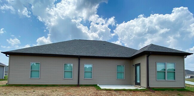 Building Photo - Home for Rent in Jasper, AL... Available to View!!!