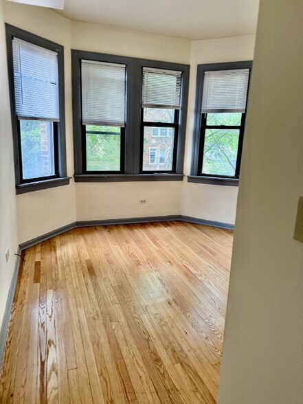 Building Photo - 3402 W Carmen Ave