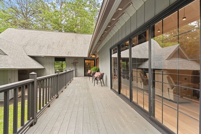 Building Photo - 211 Wendwood Dr