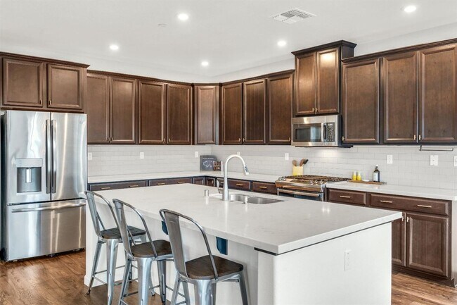 Building Photo - Rocklin 3 Bed 2.5 Bath Solar Gem