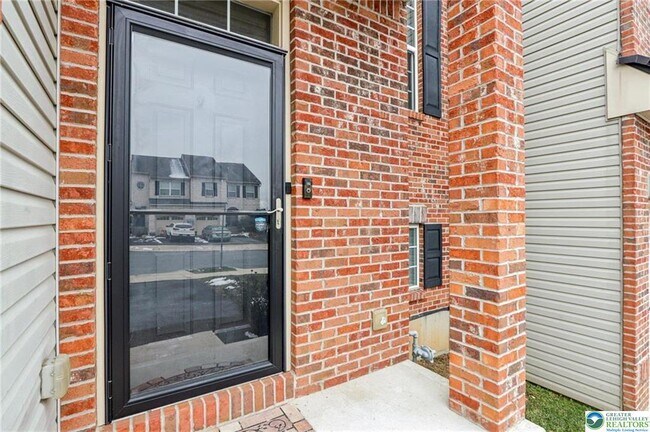 Building Photo - 270 Milkweed Dr