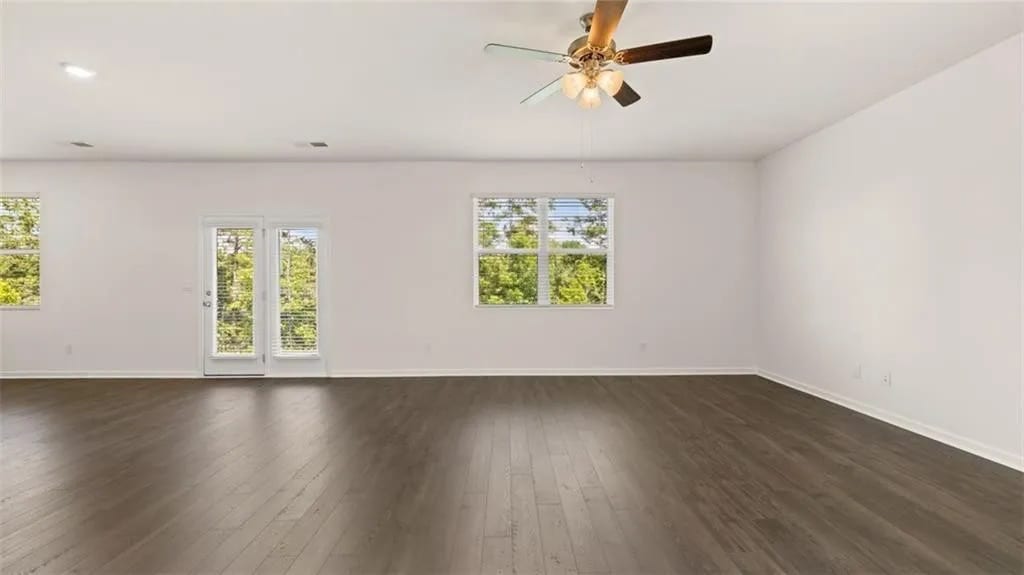 Building Photo - Room in House on Aster Ave