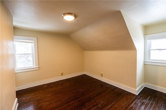 Building Photo - 297-303-303 Dartmouth St