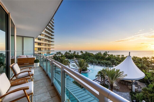 Building Photo - 10295 Collins Ave