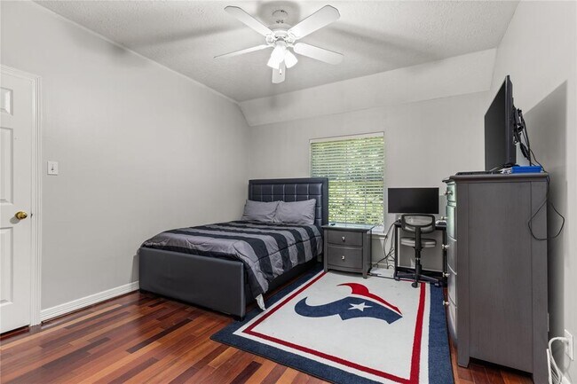 Building Photo - 6422 Gladehill Dr