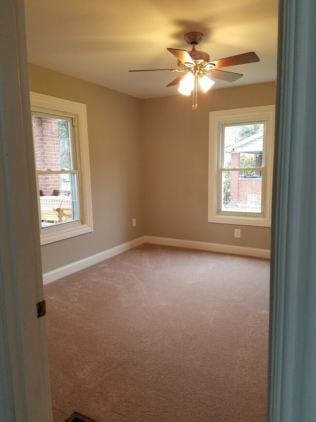 Building Photo - 96 Linshaw Ave