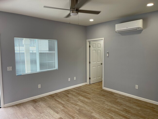 Building Photo - Brand new 1 bedroom 1 bath duplex in San D...