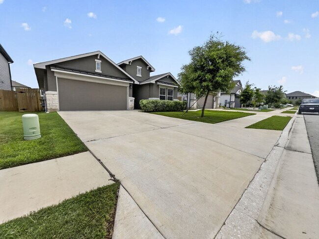 Building Photo - 125 Caterpillar Ln