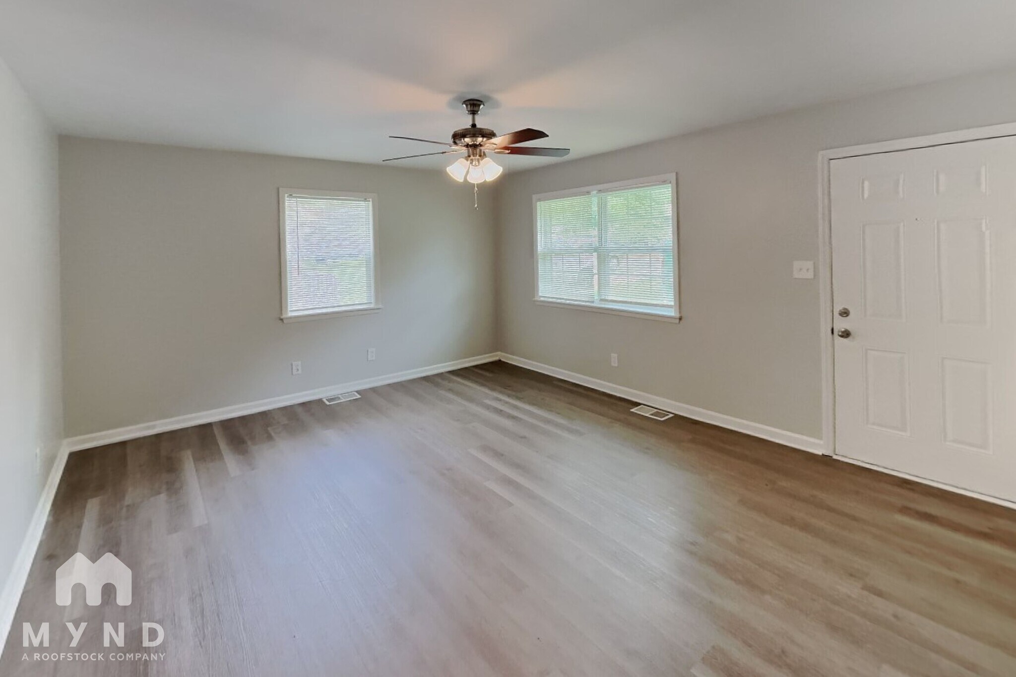 Building Photo - 2405 Longleaf Dr