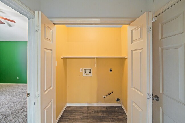 Building Photo - 6434 Bosley Ln